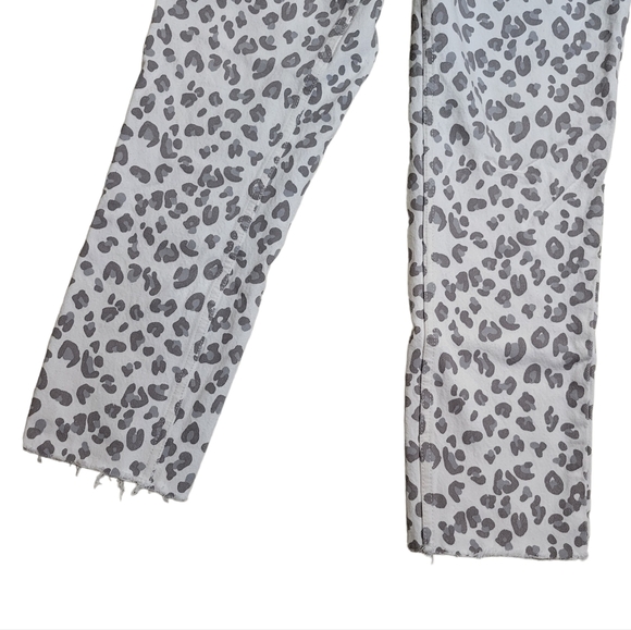 Abercrombie & Fitch Mom Jean in Grey Leopard Print - Picture 5 of 9